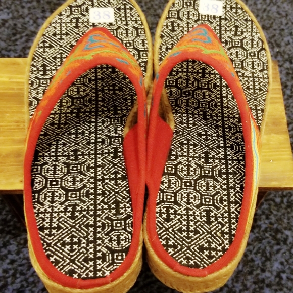 Shoes - Picture 2 of 3